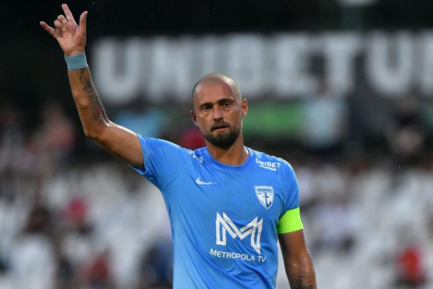 Dinamo a învins-o pe FC Voluntari, scor 3-2. Gabi Tamaș, președintele-jucător al ilfovenilor a declarat la final că formația din Ștefan cel Mare nu mai există pentru el. Cel mai probabil, din cauza jignirilor care i s-au adresat din tribune.