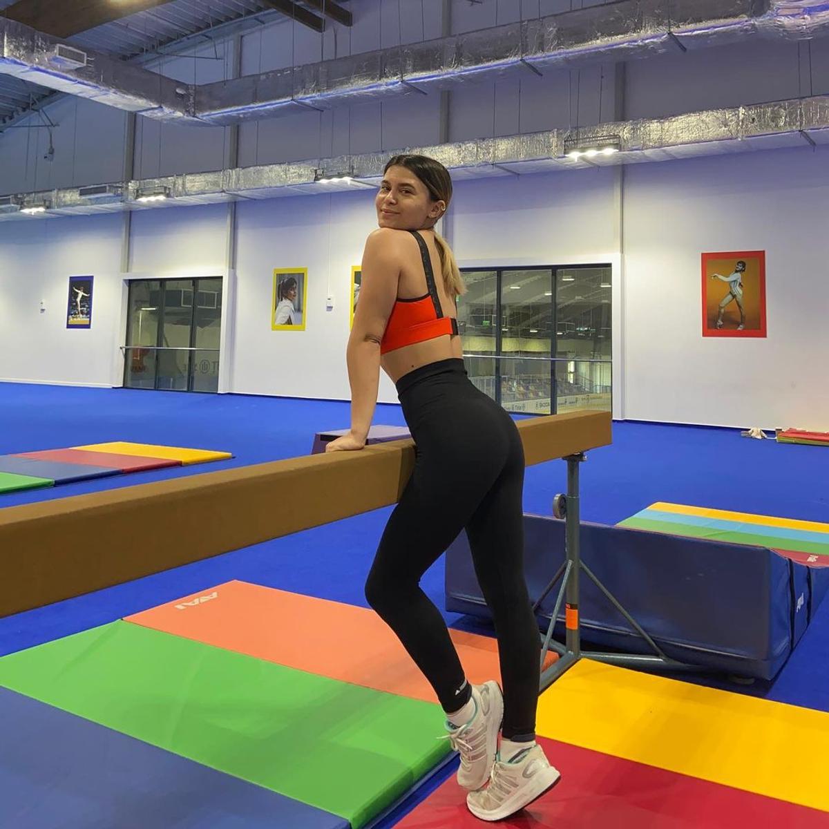 „Ghiciți cine s-a întors?” » Fosta gimnastă Diana Bulimar a renunțat la inhibiții: a pozat topless!