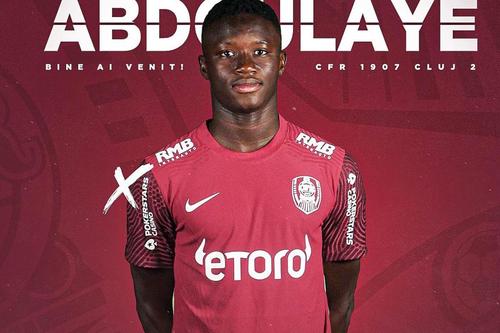 Niakate Abdoulaye a bătut palma cu CFR Cluj / Sursă foto: Facebook@ CFR Cluj