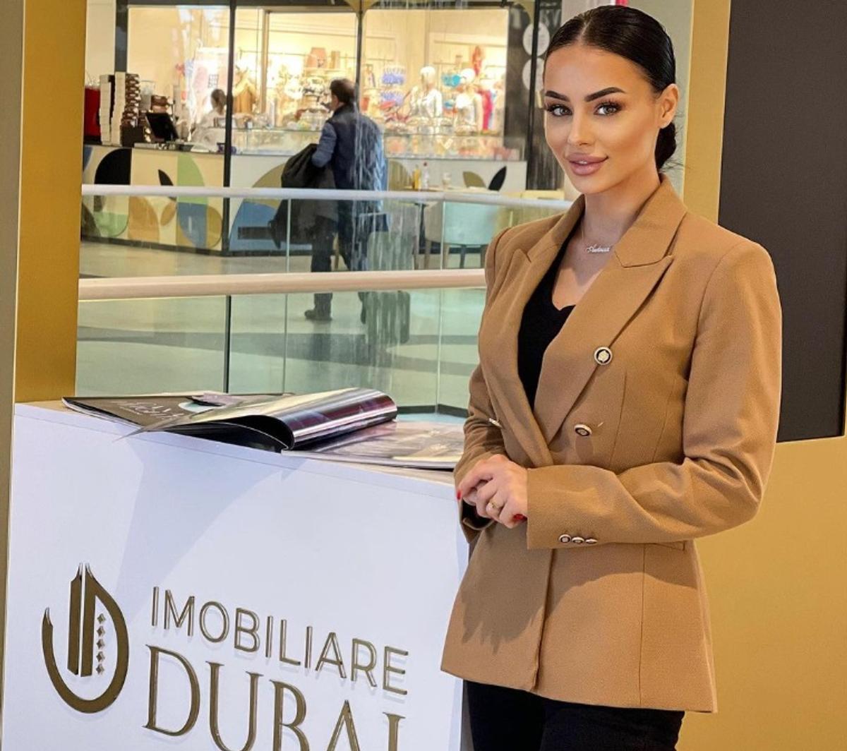 Sora sexy a lui Alexandru Mitriță! Cu ce se ocupă în Dubai, acolo unde călătorește frecvent
