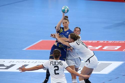 Diana Lixăndroiu în acțiune într-un meci de la CE U19 Foto Facebook FR Handbal
