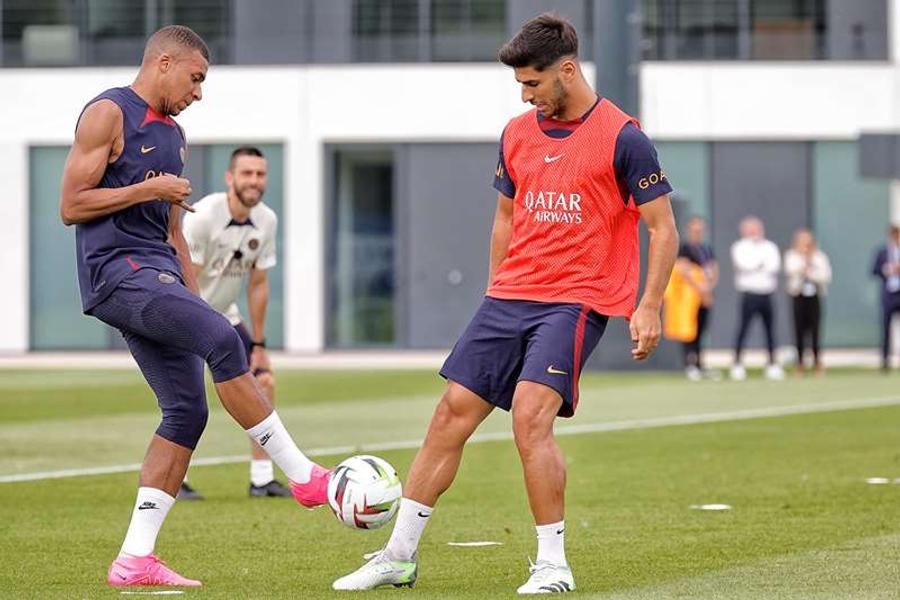 Foto: psg.com Președintele lui PSG, mesaj dur la antrenament, aluzie la Kylian Mbappe: „Cine nu respectă această emblemă, mai bine pleacă!”