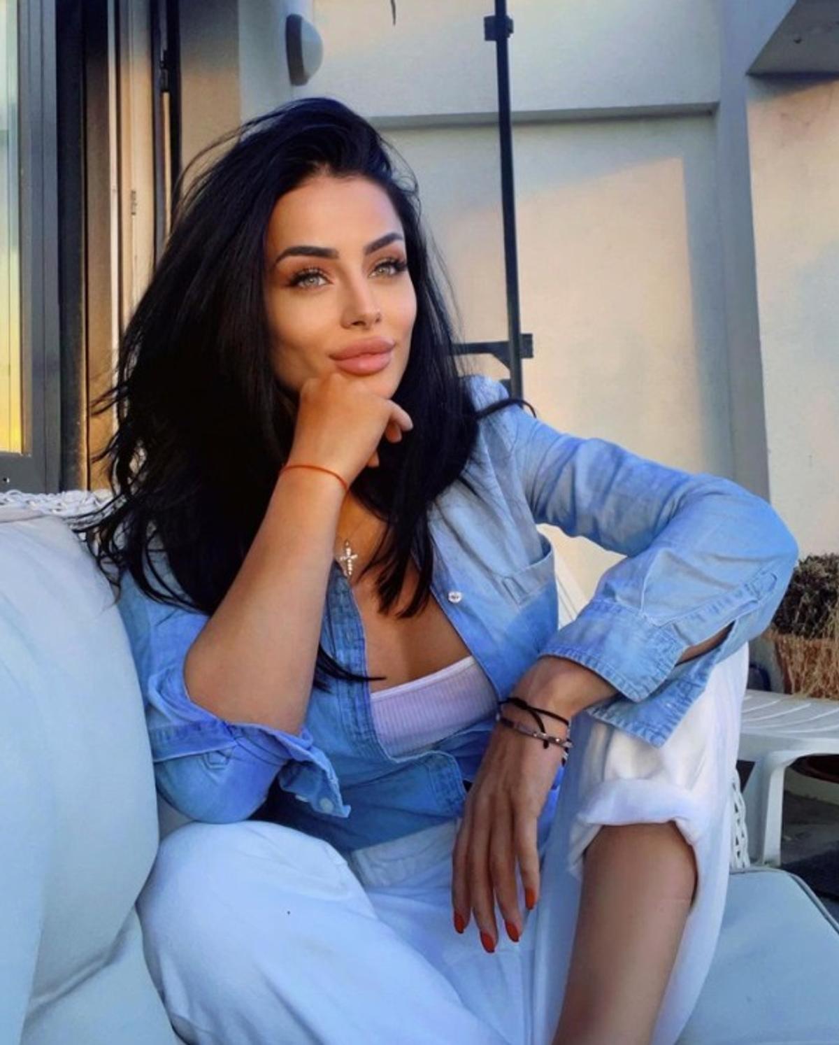 Sora sexy a lui Alexandru Mitriță! Cu ce se ocupă în Dubai, acolo unde călătorește frecvent