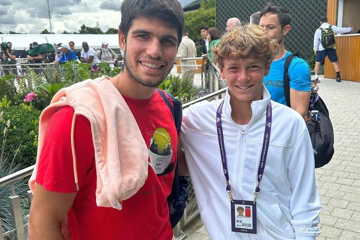 Matei Chelemen, alături de Carlos Alcaraz / Sursă foto: instagram.com / https://matei_chelemen/