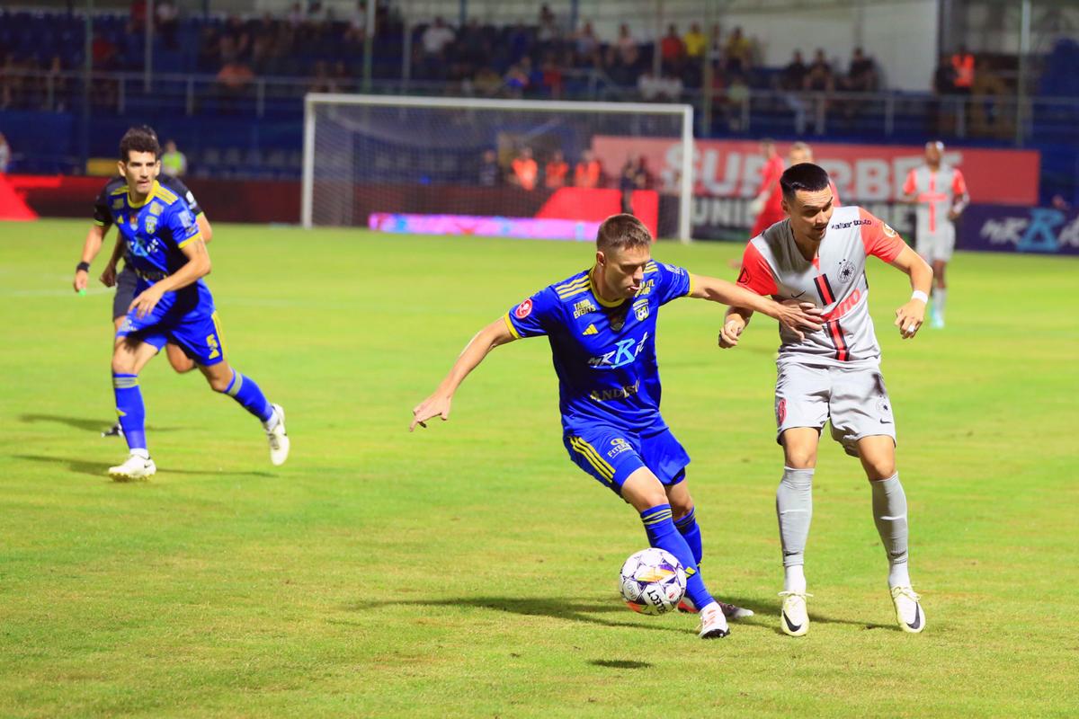 Penalty controversat la Unirea Slobozia - FCSB » Suporterii au început să strige: „Hoții, hoții!”