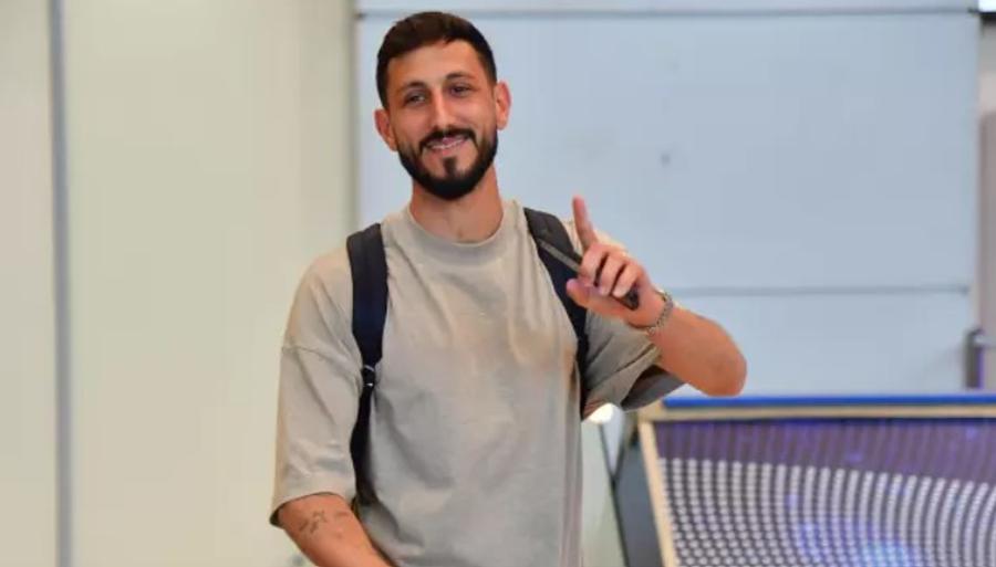 Sagiv Jehezkel, vineri la aterizarea pe aeroportul din Tel Aviv Maccabi Tel Aviv, transfer controversat înaintea dublei cu FCSB