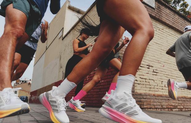adidas prezintă noul ULTRABOOST 5 – gândit să ofere cel mai mare boost de energie de până acum