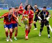 Unai Simon sărbătorește triumful de la Euro 2024 alături de Cucurella, Dani Olmo și ceilalți spanioli / Foto: Imago