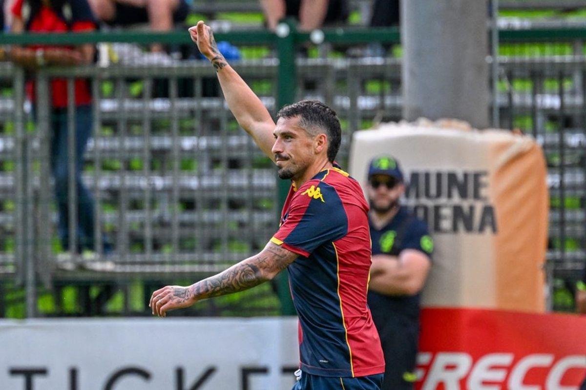 Nicolae Stanciu, vedetă la Genoa în cantonamentul din Moena