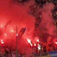 Ultrașii au aprins zeci de torțe și fumigene la Petrolul - FCSB. Foto: Andrei Crăițoiu (GSP.RO)