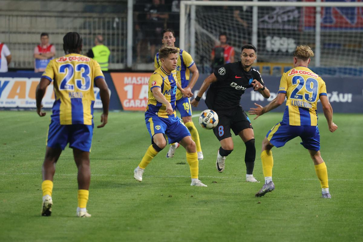 Imagini din Petrolul - FCSB / Foto: Ionuț Iordache GSP