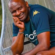 Patrick Vieira, antrenorul lui Nicolae Stanciu la Genoa, în primul stagiu estival de pregătire / Foto: X Genoa CFC