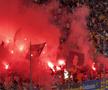 Ultrașii au aprins zeci de torțe și fumigene la Petrolul - FCSB. Foto: Andrei Crăițoiu (GSP.RO)