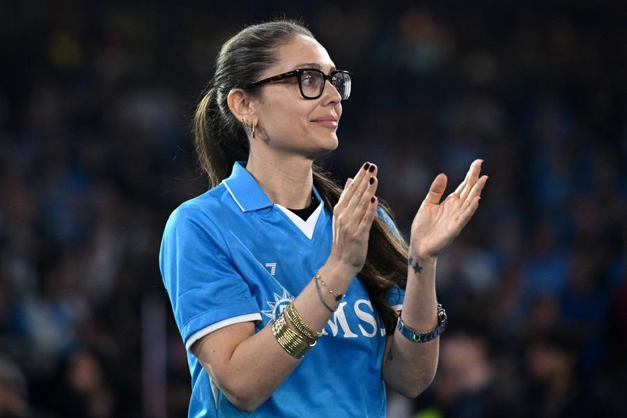 Valentina De Laurentiis (44 de ani) este singura fiică a lui Aurelio, ea având doi frați, pe Edoardo și Luigi / Foto: Imago Napoli, ce gafă pe tricouri! » Replica dată de fiica președintelui: „Un mesaj pentru noua generație”