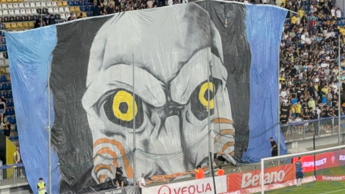 Scenografie Petrolul în meciul cu FCSB