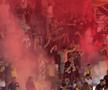 Ultrașii au aprins zeci de torțe și fumigene la Petrolul - FCSB. Foto: Andrei Crăițoiu (GSP.RO)