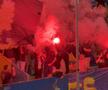 Ultrașii au aprins zeci de torțe și fumigene la Petrolul - FCSB. Foto: Andrei Crăițoiu (GSP.RO)