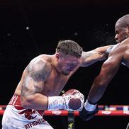 Lovitura de Ko din Usyk - Dubois