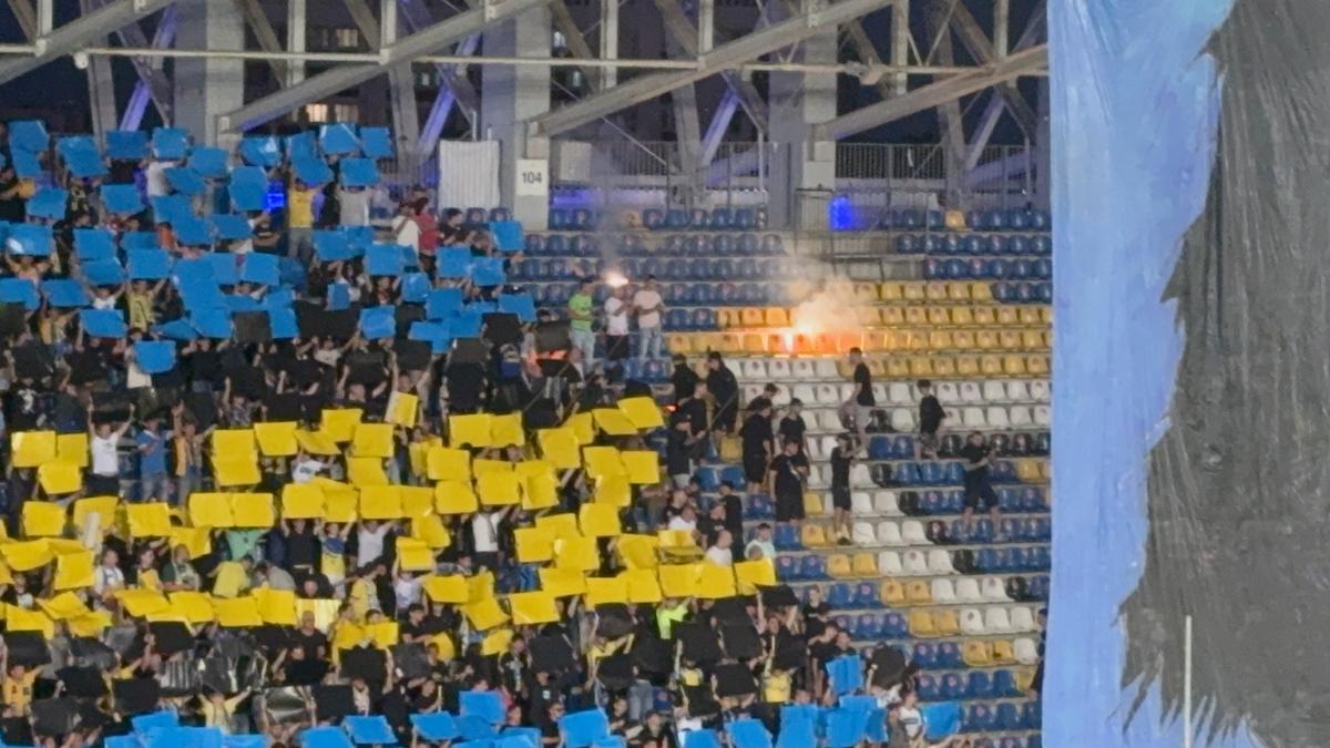 Scenografie Petrolul în meciul cu FCSB