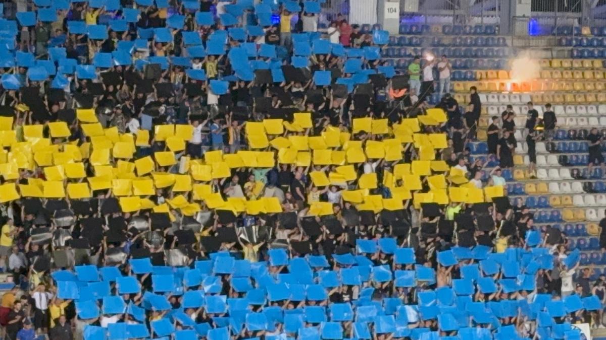 Scenografie Petrolul în meciul cu FCSB