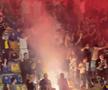 Ultrașii au aprins zeci de torțe și fumigene la Petrolul - FCSB. Foto: Andrei Crăițoiu (GSP.RO)