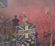 Ultrașii au aprins zeci de torțe și fumigene la Petrolul - FCSB. Foto: Andrei Crăițoiu (GSP.RO)