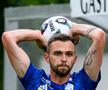 „Le-ați pus reclame și pe chiloți?” » Echipamentul echipei cu 23 de sponsori face înconjurul globului