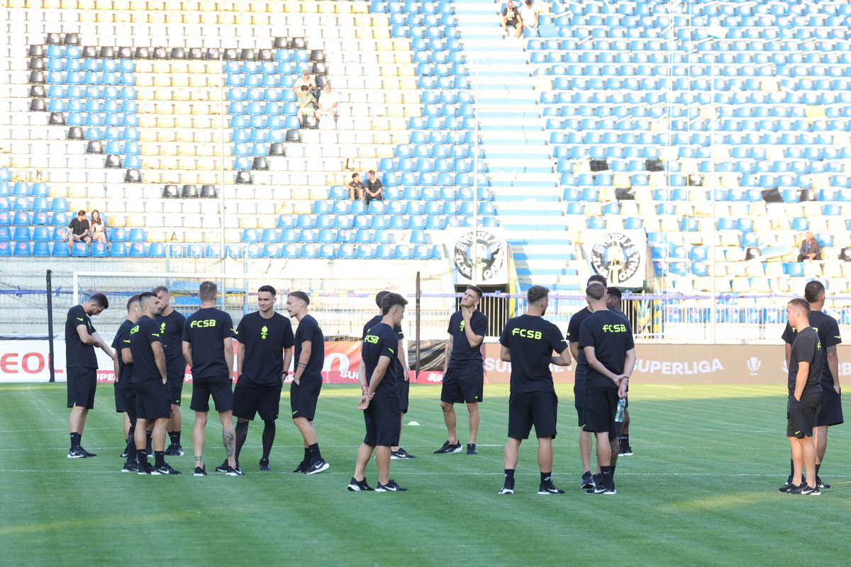 FCSB, prima victorie a sezonului în Superligă! Petrolul a irosit mai multe șanse monumentale în prima repriză