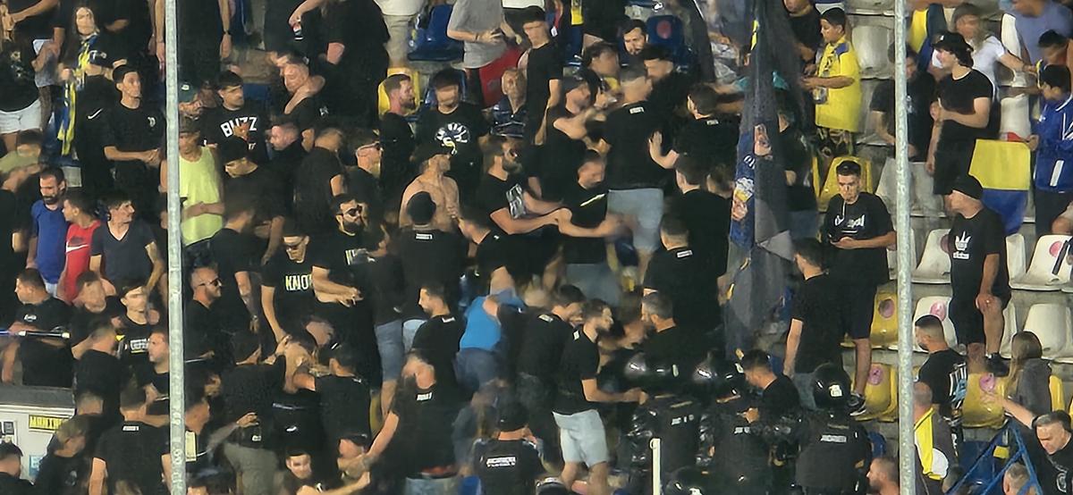 Scandal în Peluza Latină la Petrolul - FCSB