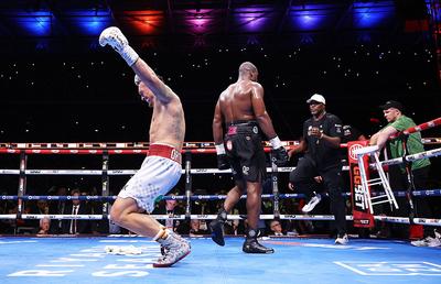 FENOMENAL! Oleksandr Usyk - Daniel Dubois s-a încheiat cu un KO în runda cu numărul 5