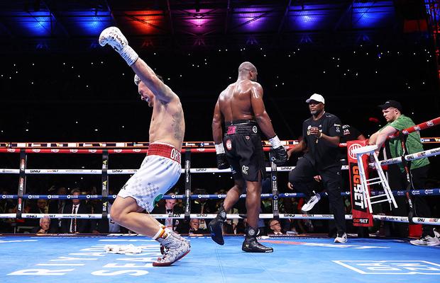 FENOMENAL! Oleksandr Usyk - Daniel Dubois s-a încheiat cu un KO în runda cu numărul 5