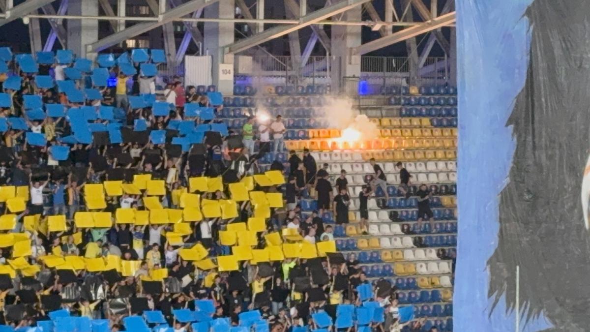 Scenografie Petrolul în meciul cu FCSB