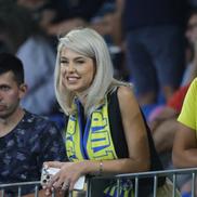 Andreea Hanca a fost prezentă la meciul Petrolul - FCSB. Foto: Ionuț Iordache (GSP.RO)