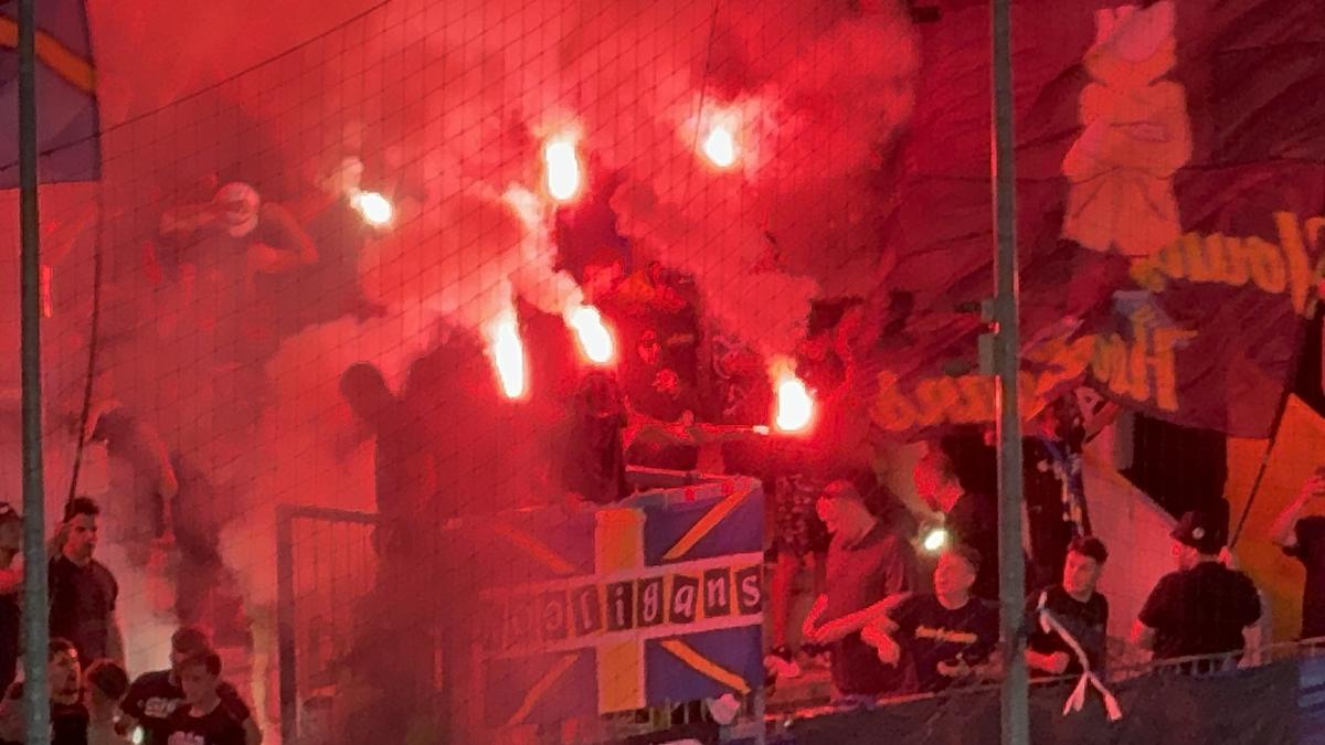 Ultrașii au aprins zeci de torțe și fumigene și au driblat din nou Jandarmeria
