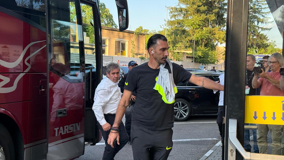 FCSB, prima victorie a sezonului în Superligă! Petrolul a irosit mai multe șanse monumentale în prima repriză