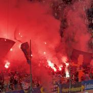 Ultrașii au aprins zeci de torțe și fumigene la Petrolul - FCSB. Foto: Andrei Crăițoiu (GSP.RO)