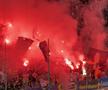 Ultrașii au aprins zeci de torțe și fumigene la Petrolul - FCSB. Foto: Andrei Crăițoiu (GSP.RO)