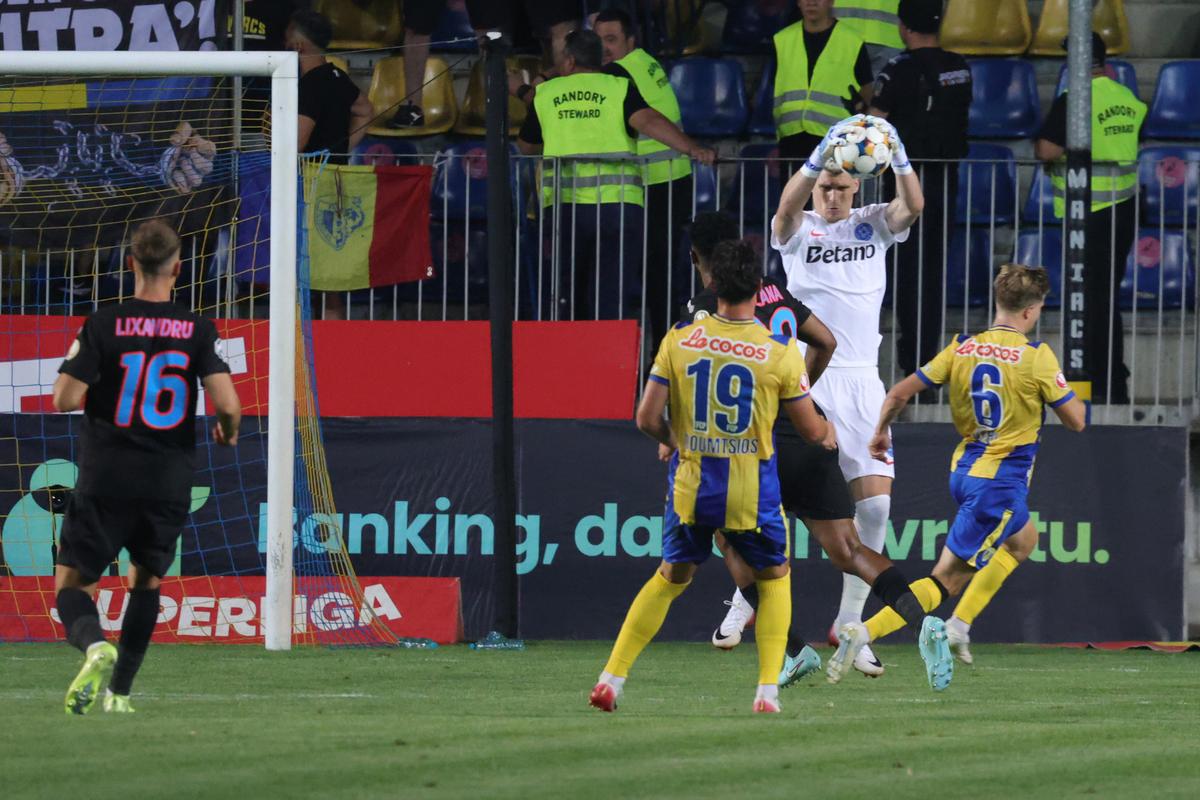 Imagini din Petrolul - FCSB / Foto: Ionuț Iordache GSP