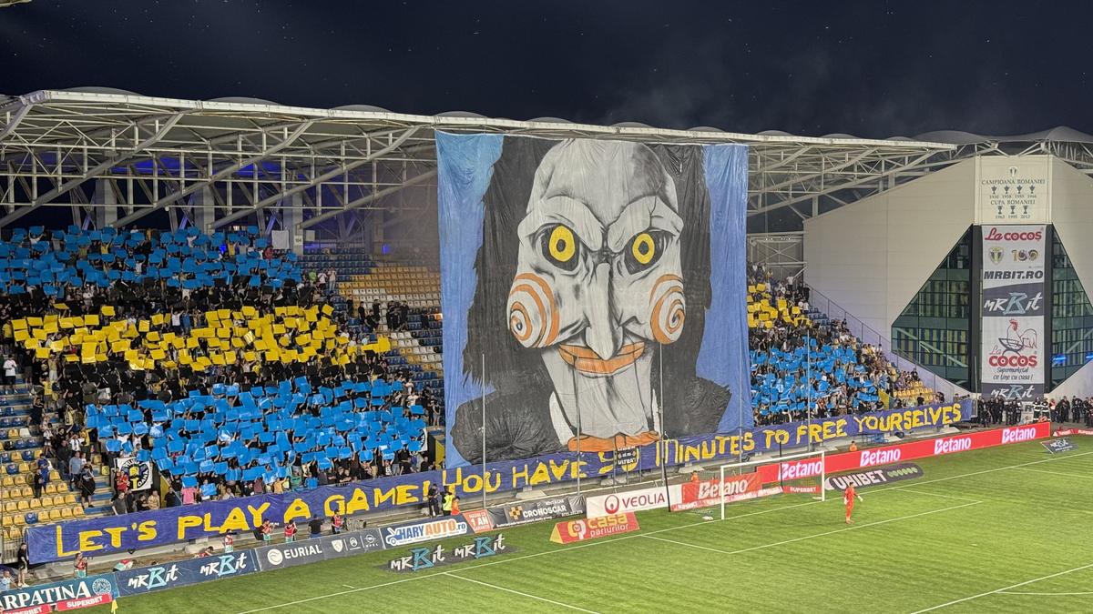 „Let's play a game!” » Scenografie spectaculoasă la Petrolul - FCSB, inspirată din filmele horror + derapaje în serie la adresa campioanei