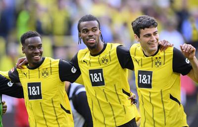 Parma pregătește plecarea lui Dennis Man » Start la negocieri cu Borussia Dortmund