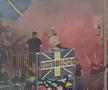 Ultrașii au aprins zeci de torțe și fumigene la Petrolul - FCSB. Foto: Andrei Crăițoiu (GSP.RO)