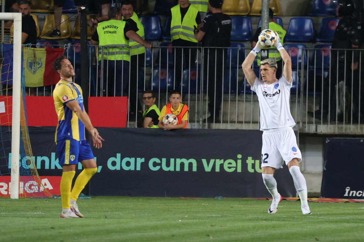 Liviu Ciobotariu a aflat în direct că i se pregătesc două transferuri de la FCSB