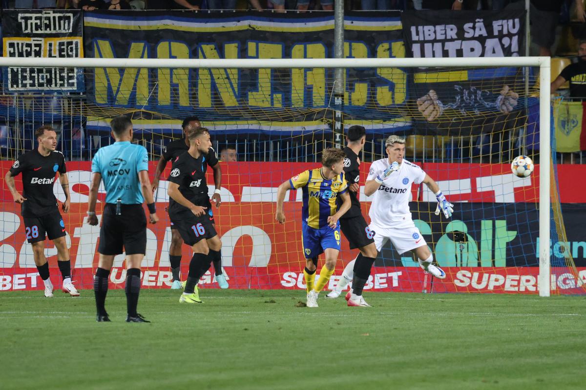 Imagini din Petrolul - FCSB / Foto: Ionuț Iordache GSP