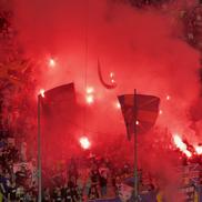 Ultrașii au aprins zeci de torțe și fumigene la Petrolul - FCSB. Foto: Andrei Crăițoiu (GSP.RO)