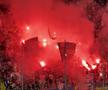 Ultrașii au aprins zeci de torțe și fumigene la Petrolul - FCSB. Foto: Andrei Crăițoiu (GSP.RO)
