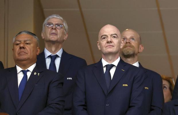 L-au lăsat pe Infantino și l-au luat pe Wenger » Legendarul atacant, intervenție directă: „M-a surprins că nu a zis nimic”
