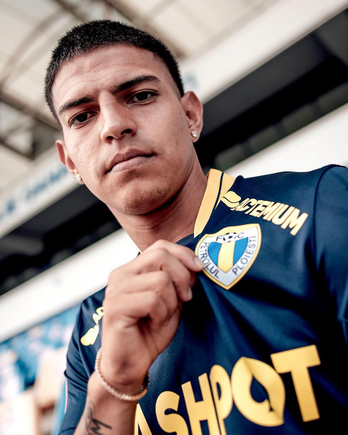 În ziua meciului cu Dinamo, Petrolul și-a prezentat noul echipament