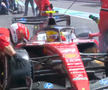 Lewis Hamilton și-a lovit propriul mecanic în boxele Ferrari // Captură foto: X @extremecars