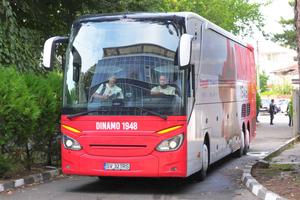 Dinamo și-a recolantat autocarul, ca să scape de vișiniu! Gafa care sare în ochi