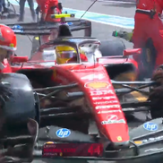 Lewis Hamilton și-a lovit propriul mecanic în boxele Ferrari // Captură foto: X @extremecars